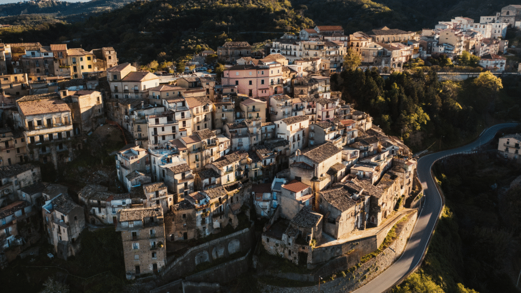borghi-slow-italia-estate-2025