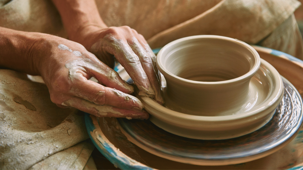 ceramica-mindfulness-modellare-argilla-esperienze-slow